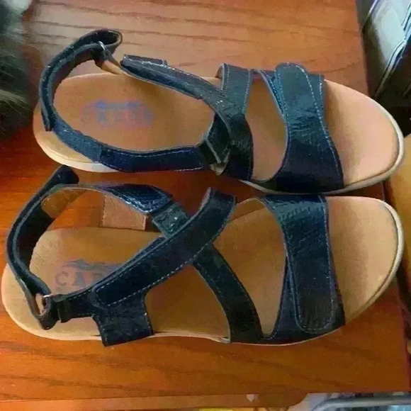 Woman’s Cados Navy Velcro strap sandals Sz 8/39 - Picture 6 of 8